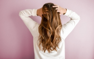 8 Bahan Alami Untuk Atasi Rambut Rontok