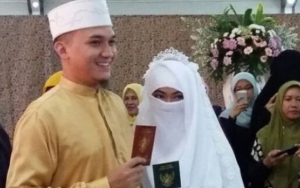 Egi John Bantah Selingkuh dengan Perempuan Bercadar, Marshanda dan Pacar Kaya Makin Mesra