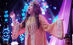 Iseng Banget, Kocaknya Soimah Edit Wajah Vega Darwanti-Melaney Ricardo Jadi Aneh