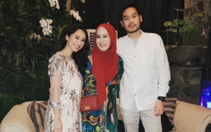 Putra Ganteng Dewi Yull Tunangan, Warganet Patah Hati