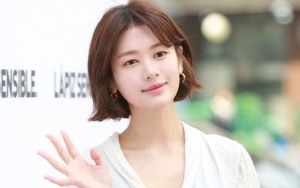 Kepanasan, Jung So Min Tetap Ceria Syuting 'Hundred Million Stars From The Sky'