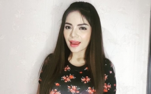 Rayakan Tak Naik Pesawat Selama Seminggu, Dinar Candy Lakukan Goyangan Seksi Ini