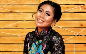 Punya Status Artis, Evi Masamba Tak Malu Cuci Piring di Hajatan Tetangga