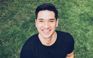 Pamer Perut Six Pack, Andrew White Buat Warganet Histeris