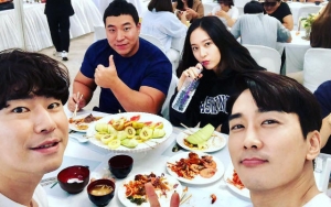 Diposting Song Seung Heon, Krystal Pede Pamer Pusar di Poster 'Player'