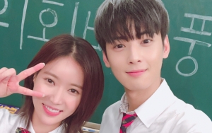 Syuting 'Gangnam Beauty' Malam-Malam, Lucunya Lim Soo Hyang dan Cha Eunwoo Gokil Bareng 