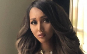 Duduk Manja di Pangkuan Pria Ini, Lucinta Luna Ramai Kena Hujat