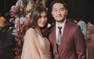Unggah Foto Mesra Sebelum Tidur, Syahnaz Sadiqah Ngaku Sedih Ditinggal Suami