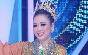Unggah Video Sang Asisten Rumah Tangga Sedang Dandan, Soimah Bikin Netter Ngakak