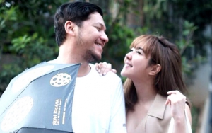 Rayakan Lima Tahun Pernikahan, Gading Marten Unggah Foto Cium Gisella Anastasia 