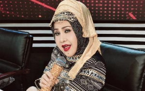 Makin Panas, Perseteruan Elvy Sukaesih dan Mega Makcik