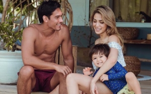 Makan Bareng Richard Kyle, Pintarnya Putra Jessica Iskandar Pimpin Doa