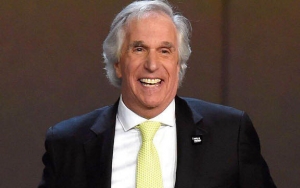 Perdana Menang Emmy, Henry Winkler Bikin Haru Bacakan Pidato yang Ditulis 43 Tahun Lalu