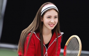 Wajah Bengkak dan Kelihatan Lelah di Bandara, Nayeon Twice Dibilang Butuh Makeup