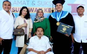Penglihatan Buram dan Derita Stroke, Mat Solar Menangis Minta Maaf Jika Merusak Moral Bangsa