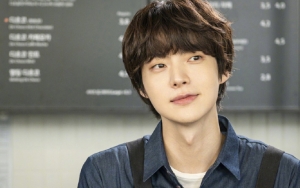 Jadi Calon Pendeta, Ahn Jae Hyun Ganteng dan Imut di Foto Adegan 'Beauty Inside'