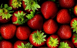 Tidak Hanya Stroberi, Jarum Jahit Juga Ditemukan di Dalam Apel dan Pisang di Australia