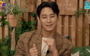 Joo Ji Hoon Bahas Lee Kwang Soo Hingga Joget Gila-Gilaan di V Live Terbaru 