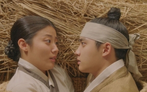 Lucunya D.O. dan Nam Ji Hyun Syuting Adegan Guling-Guling Bareng di '100 Days My Prince' 