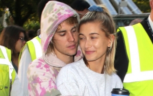 Super Romantis, Justin Bieber Nyanyi di Depan Istana Buckingham Demi Hailey Baldwin