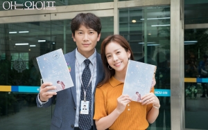 'Familiar Wife' Dikritik Makin Tak Jelas, Akting Ji Sung dan Han Ji Min Tetap Bikin Baper