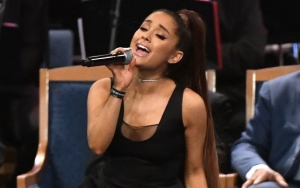 Sempat 'Menghilang' Pasca Kematian Mac Miller, Ariana Grande Akhirnya Tampil di Depan Publik