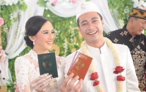 Pesta Resepsi Pernikahan Eza Gionino Tak Dihadiri Sang Bunda, Netter Sesalkan Hal Ini