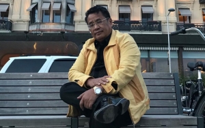 Biasa Rangkul Cewek Cantik dan Seksi, Hotman Paris Disindir Kaku Saat Foto Bareng Istri