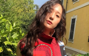 Pamer Paha di Milan Fashion Week, Krystal Tetap Cantik Meski Dibilang Kurusan