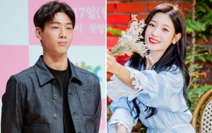Ji Soo Bonceng Jung Chae Yeon di Foto Syuting 'Because It's My First Love', Serasi?