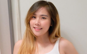 Pamer Perut Rata Usai Lahiran, Cherly Juno Eks Cherry Belle Diserbu Ibu-Ibu