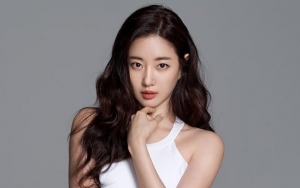 Pemotretan Untuk Vogue, Kim Sa Rang Pamerkan Kulit Bersinarnya