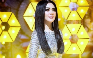 Sempat Diminta Nikah dan Hijrah, Syahrini Menangis Gara-Gara Perlakukan Mendiang Kakak Begini