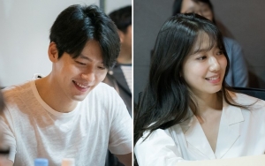 Hyun Bin - Park Shin Hye dan Chanyeol di Sesi Baca Naskah 'Memories of the Alhambra'