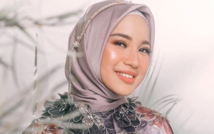 Hadiri HUT Insert ke-15, Cantiknya Chacha Frederica Tampil Bak Cinderella Berhijab