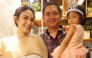 Punya Rutinitas Pagi Romantis, Gara-Gara 'Kecelakaan' Ini Ayu Dewi Takut Diomeli Suami