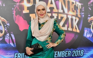 Siti Nurhaliza Cantik Banget, Baiknya Rossa Sempatkan Selfie Bareng Fans di APM 2018 