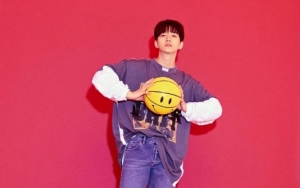 Pemotretan Untuk Esquire, Junho 2PM Bangga Lewati 10 tahun Berkarier