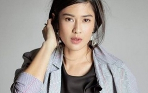 Jadi 'Turis' di Yogyakarta, Fashion Dian Sastro Curi Perhatian