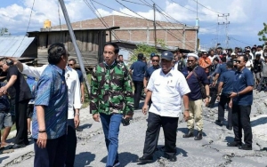  Pantau Langsung Lokasi Gempa-Tsunami, Presiden Jokowi Janji Kirimkan BBM dan Minta Warga Bersabar