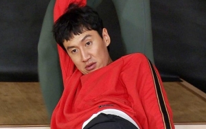 Terpaksa Jalani Hukuman 'Running Man', Seramnya Ekspresi Lee Kwang Soo Ngepel Lantai