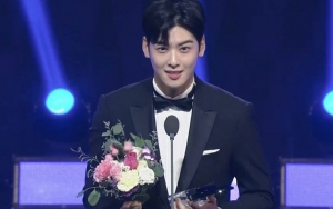 Korea Drama Awards 2018: Cha Eunwoo Raih Penghargaan Best Rookie