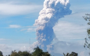 Letusan Gunung Soputan Sebabkan Status Siaga, BNPB Minta Waspada Hoaks