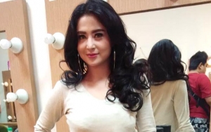 Ditegur Soal Aurat dan Maut Usai Pamer Foto Seksi, Jawaban 'Galak' Dewi Persik Jadi Sorotan