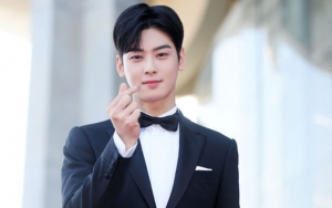 Cha Eunwoo 'Gangnam Beauty' Hadir di ITA 2018, Netizen Khawatir Ada Host Alay