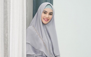 Ajak Habib Usman Foto Bareng, Kartika Putri Ngaku Gemas dan Harus Merengek