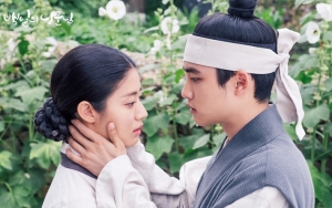 Foto Ciuman D.O. - Nam Ji Hyun Dirilis, 'Hundred Days Husband' Janjikan Momen Emosional