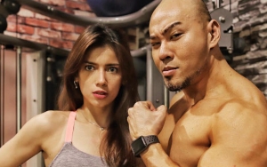 Deddy Corbuzier Masih Meringis Kesakitan, Kekasih Bocorkan Alasan Bahu Copot Bukan Cuma Olahraga