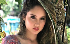 Mejeng di Sampul Majalah Ternama, Tampilan Seksi Cinta Laura Curi Perhatian Netter