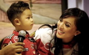 Jarang Terekspos, Ketampanan Putra Angelina-Adjie Massaid Sebagai Bintang Iklan Disorot